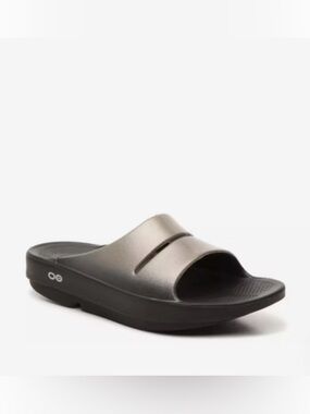Oofos Ooahh Luxe Slides Size 9